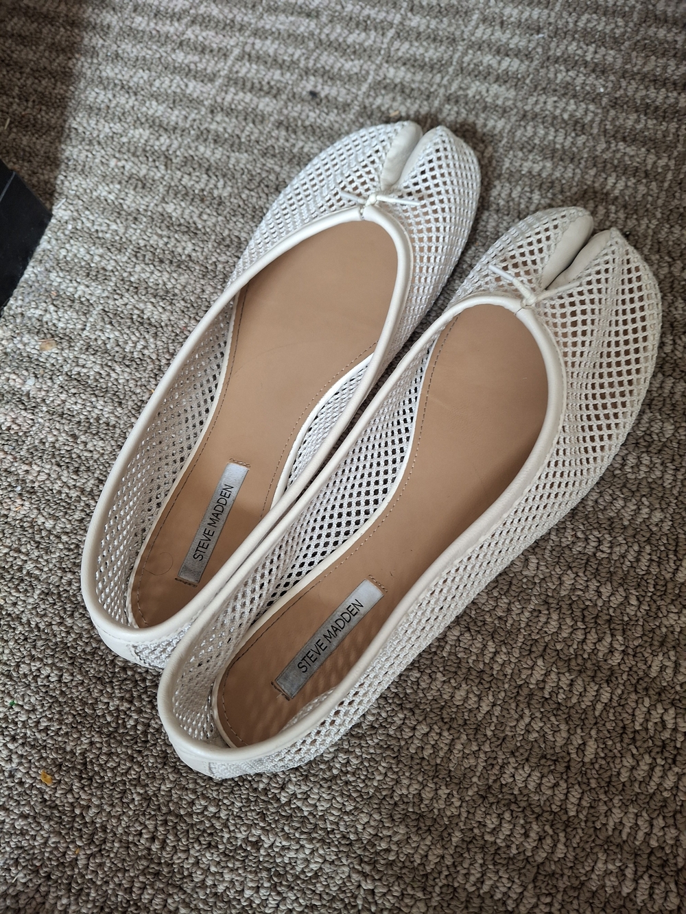Steve Madden Calico Cream Mesh Tabi Ballet Flats **FITS LARGE**
